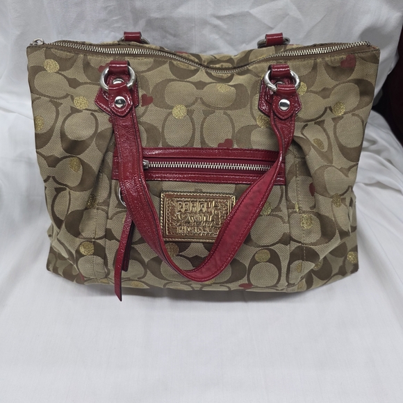 Coach Handbags - Stylish Tan and Red Women's Bag